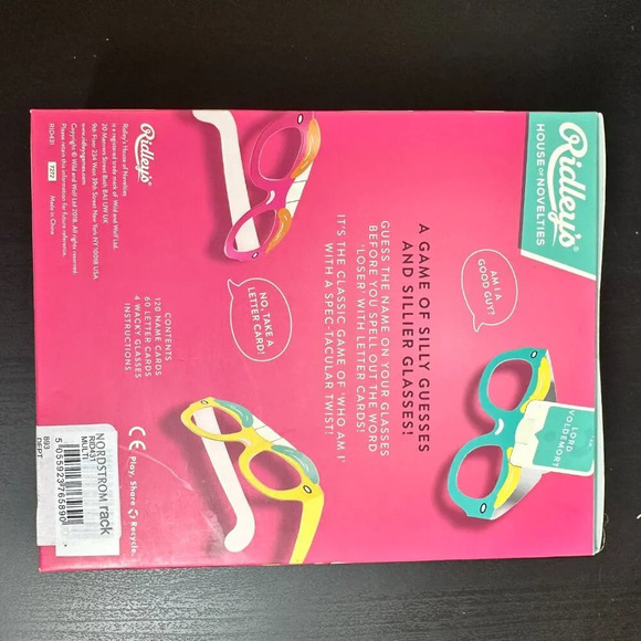 NIB WHO AM I? Party Game Board Game - Picture 4 of 7